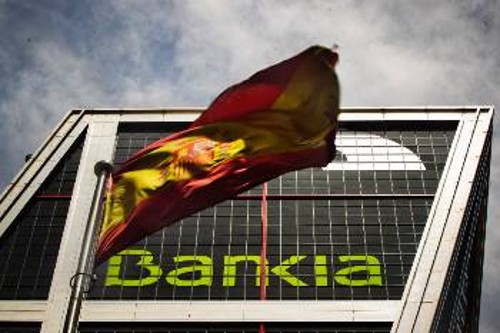 Τα προβλήματα με την Bankia μεγαλώνουν τις δυσκολίες για την ισπανική κυβέρνηση και την Ευρωζώνη να διαχειριστεί τη βαθιά κρίση