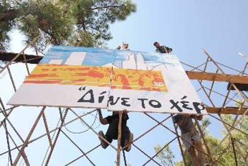 Από το στήσιμο του Φεστιβάλ φέτος στην Πάτρα...