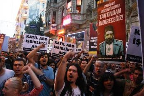 Από τις δυναμικές αντιπολεμικές διαδηλώσεις στην Τουρκία