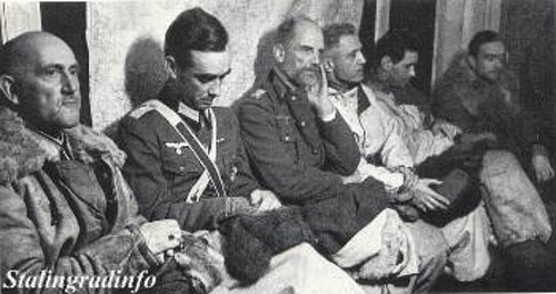 31 Γενάρη 1943. Ανώτατοι αξιωματικοί του γερμανικού στρατού λίγο μετά την παράδοσή τους στο σοβιετικό στρατό