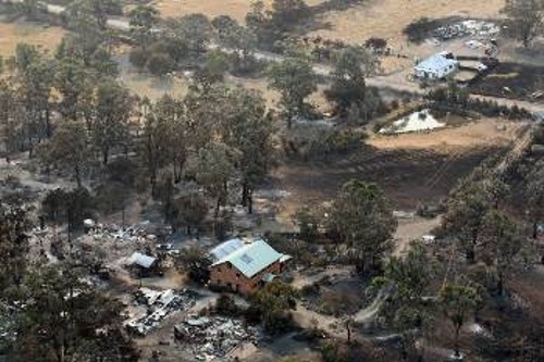 Πολλές δεκάδες κατοικίες έγιναν παρανάλωμα πυρός