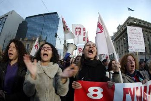 Από τη συγκέντρωση που έγινε πέρυσι στην Αθήνα, ανήμερα της 8ης Μάρτη