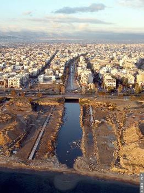 Φωτογραφία από την εκβολή του Ιλισού στο Φάληρο. Ακόμα, μία Ολυμπιακή «θυσία»