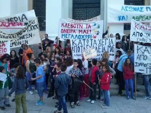 Από κινητοποίηση εκπαιδευτικών, γονιών και παιδιών για την Παιδεία στη Μυτιλήνη