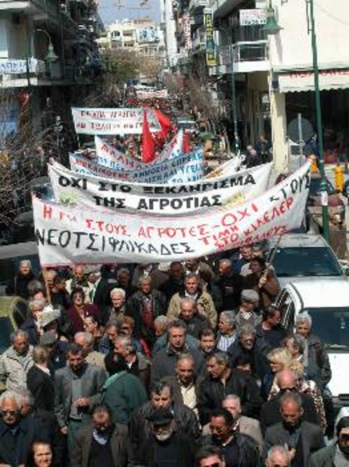 Από την πορεία των αγροτών στους δρόμους της Λάρισας