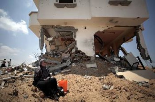 Μετά το θάνατο, η καταστροφή συμπληρώνει την απόγνωση των λαϊκών ανθρώπων στη μαρτυρική Γάζα