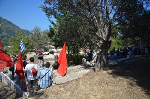 Τη μνήμη μαχητών του ΔΣΕ τίμησε η ΤΕ Σάμου του ΚΚΕ με εκδήλωση στη θέση όπου βρίσκεται το κοινοτάφιό τους