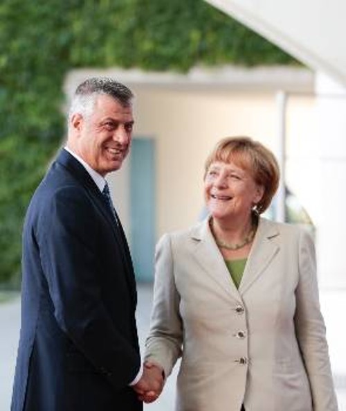 Η Γερμανίδα Καγκελάριος με τον πρώην Ουτσεκά και νύν πρόεδρο του Κοσσυφοπεδίου Χασίμ Θάτσι