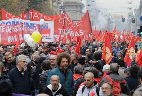 Από την εργατική διαδήλωση την περασμένη Παρασκευή στο Μιλάνο