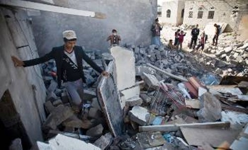 Εκατοντάδες τα κατεστραμμένα σπίτια από τις επιδρομές στην πρωτεύουσα Σαναά