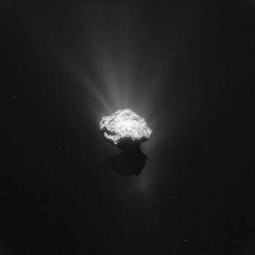 Αυξημένη εκπομπή αερίων και σκόνης αποτυπώνεται σε αυτήν τη φωτογραφία του Τσουριούμοφ - Γκερασιμένκο που πήρε η «Ροζέτα» στις 7 Ιούνη από απόσταση 203 χλμ. Σε πρώτο πλάνο φωτισμένη η κεφαλή του μεγαλύτερου λοβού του κομήτη, ενώ πιο πίσω διαγράφεται σκοτεινός ο λαιμός και ο μικρότερος λοβός