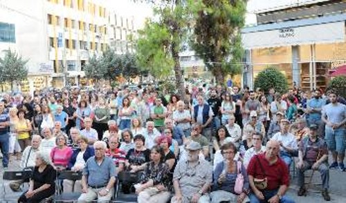 Από τη συγκέντρωση στη Νέα Ιωνία, με ομιλητή τον Κ. Παπασταύρου, μέλος του ΠΓ της ΚΕ του ΚΚΕ