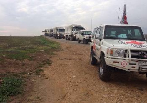 Κομβόι ανθρωπιστικής βοήθειας του Ερυθρού Σταυρού κατευθύνεται σε χωριά της Συρίας που υποφέρουν, ως συνέπεια του ιμπεριαλιστικού πολέμου
