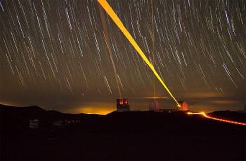 Η φωτορύπανση απλώνεται όλο και περισσότερο κάτω από το όρος Μάουνα Κέα στη Χαβάη, όπου υπάρχουν μερικά από τα μεγαλύτερα τηλεσκόπια στον κόσμο και όπου πρόκειται να εγκατασταθεί και το νέο Τηλεσκόπιο Τριάντα Μέτρων (σ.σ. διαμέτρου)