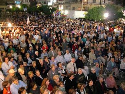 Κατάμεστη η πλατεία, έστειλε σαφές μήνυμα νίκης