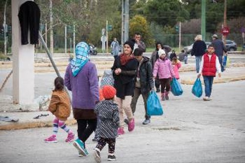 Πρόσφυγες στο Ελληνικό