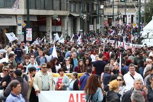 Αποψη της συγκέντρωσης στην Ομόνοια