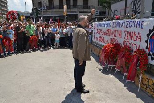 Ο Ζήσης Λυμπερίδης καταθέτει στεφάνι στο χώρο θυσίας των καπνεργατών