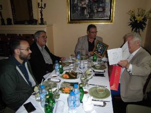 Η αντιπροσωπεία του ΚΚΕ είχε το μεσημέρι της Τρίτης συνάντηση με τον πρέσβη της Ελλάδας στη χώρα, Νικόλαο Κανέλλο