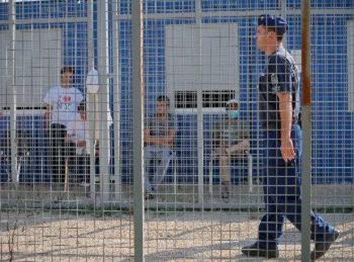 Η Ουγγαρία έχει «σφραγίσει» τα σύνορα για τους πρόσφυγες και μετανάστες κυνηγημένους των ιμπεριαλιστικών πολέμων