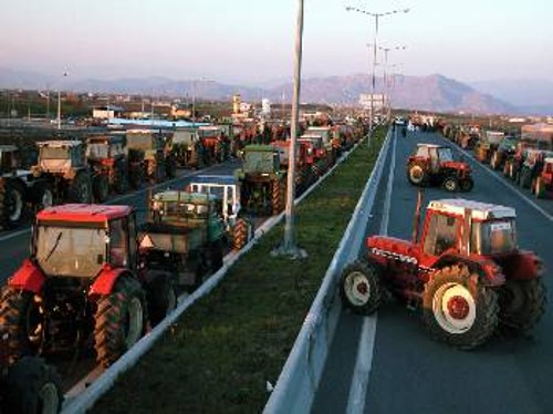 Μόνο με την αγωνιστική τους παρέμβαση και τη μαχητική διεκδίκηση μιας ριζικά διαφορετικής πολιτικής, μπορούν οι αγρότες να ελπίζουν σε καλύτερες μέρες