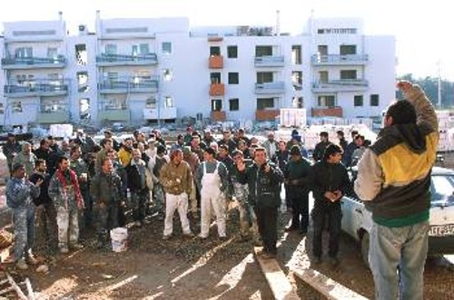 Από τη χτεσινή συγκέντρωση στη β΄ εργολαβία...