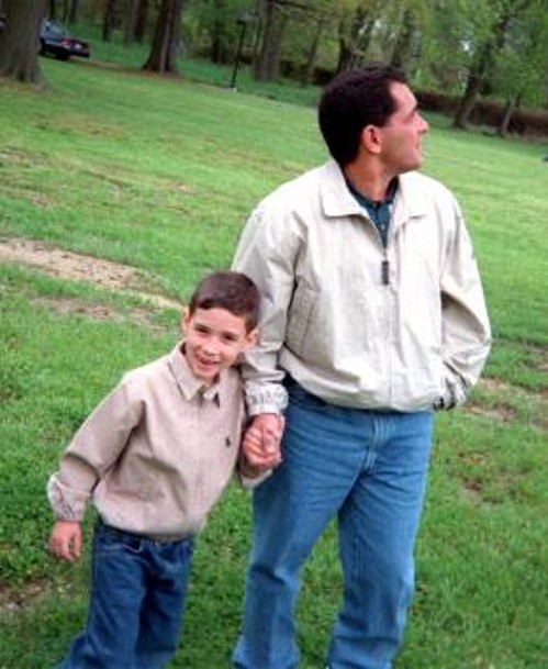 O μικρός Ελιάν με τον πατέρα του