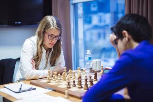 Η Στ. Τσολακίδου εν δράσει στο σκακιστικό τουρνουα Saint Louis Norm Congress 2018