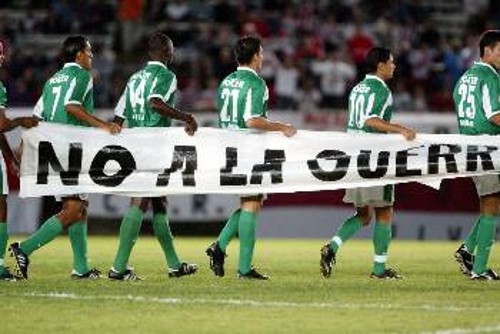 «Οχι στον πόλεμο», σε ένα ακόμη ισπανικό γήπεδο, αυτή τη φορά στη Λα Κορούνια