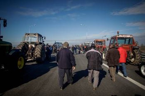 Κάλεσμα σε συνδικάτα και φορείς να συμμετάσχουν στο αυριανό συλλαλητήριο στο μπλόκο απευθύνουν οι μικρομεσαίοι αγρότες της Καρδίτσας