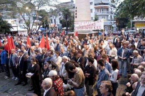 Από τη συγκέντρωση, όπου μίλησε η ΓΓ της ΚΕ του ΚΚΕ, στη Νάουσα