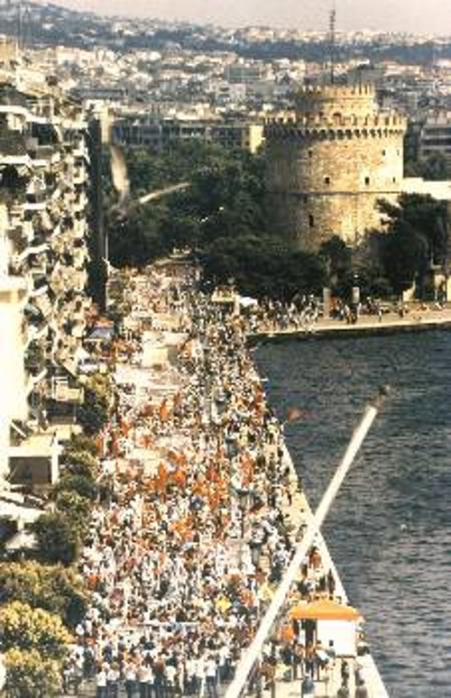 4 Το τέλος του εξαμήνου βρήκε δεκάδες χιλιάδες ανθρώπους να διαδηλώνουν με τις σημαίες της «Δράσης» στη Θεσσαλονίκη και τη Χαλκιδική