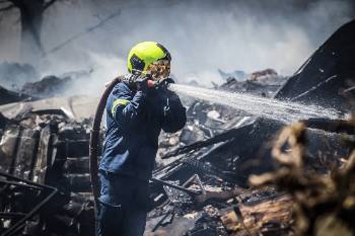 Από την κατάσβεση της φωτιάς στο Χαϊδάρι