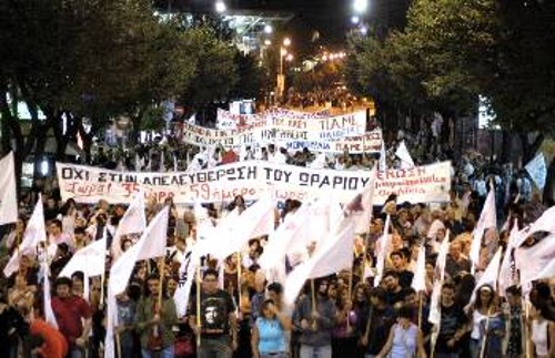 Με όπλο το διεκδικητικό πλαίσιο του ΠΑΜΕ, η εργατική τάξη οργανώνει την αντεπίθεσή της στην πολιτική της κυβέρνησης και του κεφαλαίου