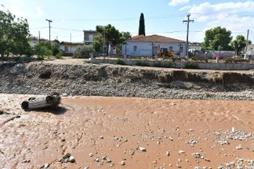 ΨΑΧΝΑ: Ενας ατέλειωτος λασπότοπος