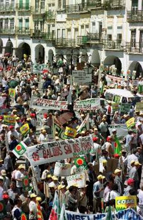 Πορτογαλία:Χιλιάδες αγρότες διαμαρτύρονται για την οικονομική πολιτική της ΚΟΜΙΣΙΟΝ