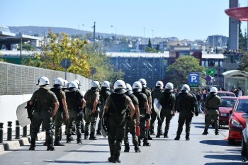 Ζωσμένο από τα ΜΑΤ ήταν το υπουργείο Παιδείας