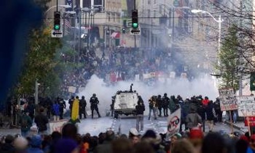 Δακρυγόνα καιάλλα ειδικά χημικά χρησιμοποίησε η Αστυνομία πάνω στους διαδηλωτές