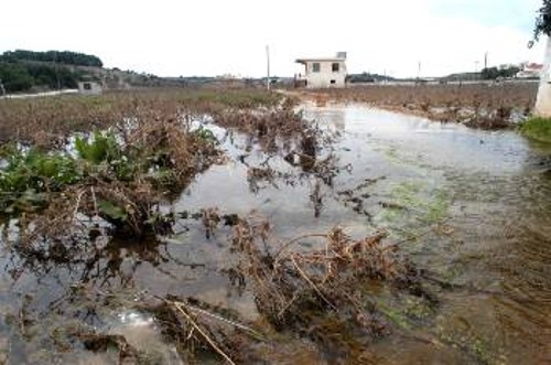 Ακόμα και τα λύματα του αεροδρομίου στα Σπάτα πετιούνται ανεξέλεγκτα στη γύρω περιοχή