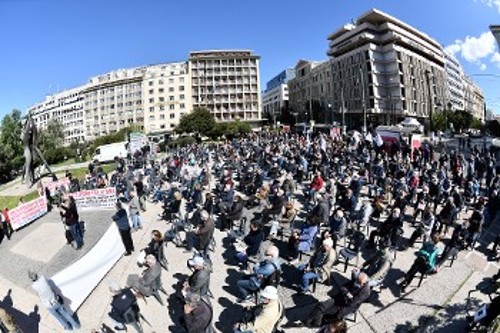 Αποκατάσταση των συντάξεων και αυξήσεις απαιτούν οι συνταξιούχοι με συγκεντρώσεις σε όλη τη χώρα