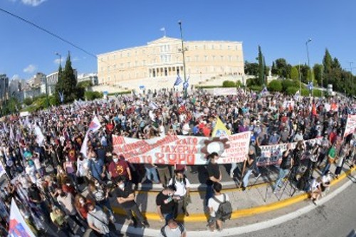 Από τις μεγάλες απεργιακές κινητοποιήσεις ενάντια στο αντεργατικό έκτρωμα της διευθέτησης του εργάσιμου χρόνου