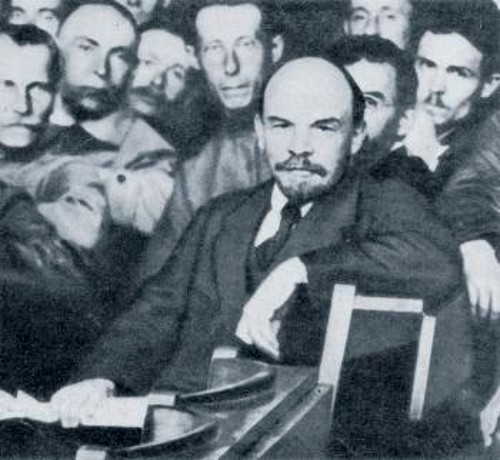 Ο Λένιν με αντιπροσώπους του 10ου Συνεδρίου του Ρωσικού Κομμουνιστικού Κόμματος (Μάρτης 1921)