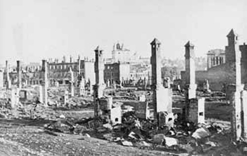Μια απ' τις σοβιετικές πόλεις που βομβαρδίστηκαν στις 22 Ιούνη 1941 ήταν το Σμολένσκ. Οι ναζί κατέστρεψαν το 93% των σπιτιών του.