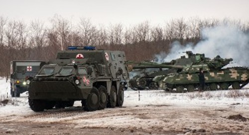Από ασκήσεις του ουκρανικού στρατού κοντά στο Χάρκοβο, οι οποίες ξεκίνησαν την ίδια μέρα με τις κοινές ασκήσεις Ρωσίας - Λευκορωσίας