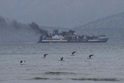 Φλεβάρης 2022: Το «Euroferry Olympia» φλεγόμενο