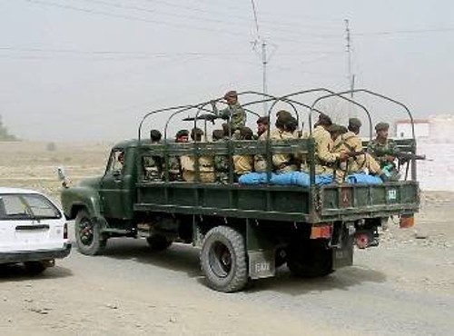 Πακιστανοί στρατιώτες στο Ουαζιριστάν