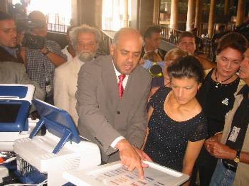 Το ειδικό ηλεκτρονικό μηχάνημα για την επιβεβαίωση της ψήφου, του συστήματος της διπλής ψηφοφορίας