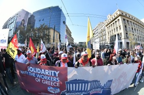 Διεθνής αλληλεγγύη στην απεργία από την παρουσία της ΠΣΟ