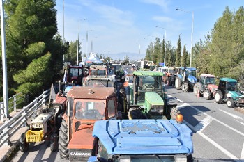 Από το μπλόκο της Γυρτώνης στη Λάρισα