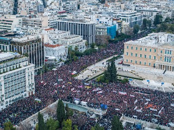 Από το συγκλονιστικό απεργιακό συλλαλητήριο της 28ης Φλεβάρη